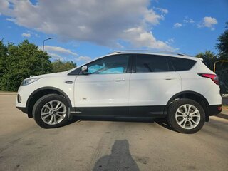 2017 Ford Kuga II Рестайлинг, белый, 1790000 рублей, вид 5