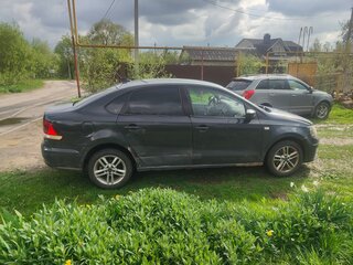 2018 Volkswagen Polo V Рестайлинг, серый, 390000 рублей, вид 2