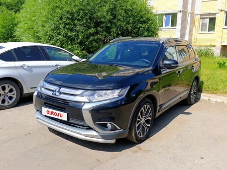 2016 Mitsubishi Outlander III Рестайлинг 2, чёрный, 2200000 рублей, вид 1