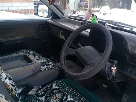 1990 Toyota TownAce, белый, 700000 рублей, вид 3