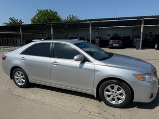 2011 Toyota Camry VI (XV40) Рестайлинг, серебристый, 1370000 рублей, вид 2