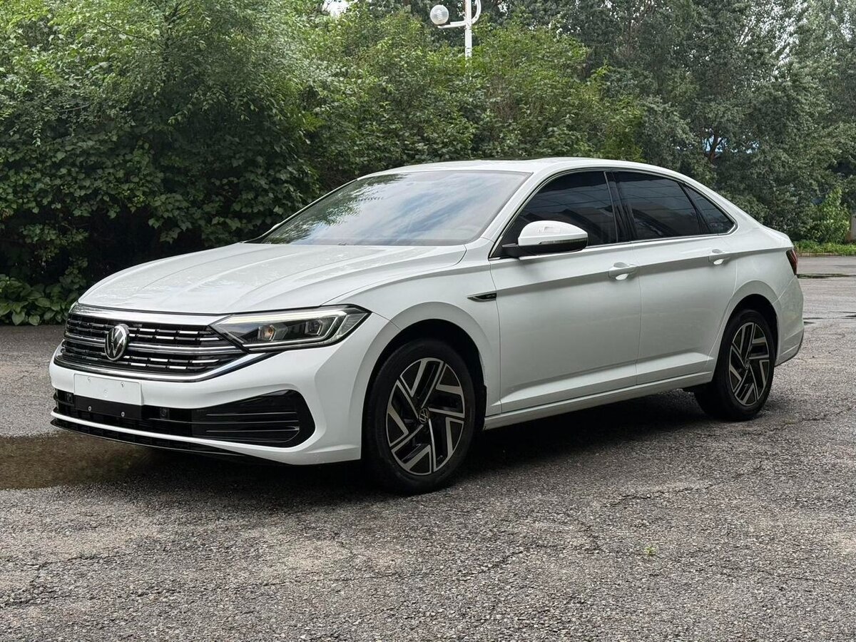 Открыть фотографии: Volkswagen Sagitar III Рестайлинг