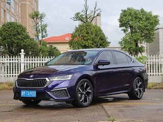 2022 Skoda Octavia IV (A8), фиолетовый, 2370000 рублей, вид 1