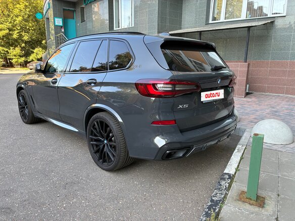 2021 BMW X5 30d IV (G05/G18), серый, 6200000 рублей - вид 2