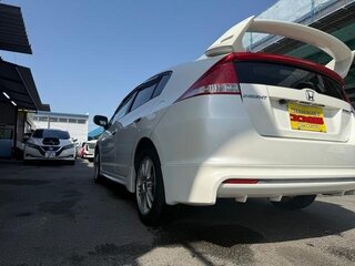 2012 Honda Insight II Рестайлинг, белый, 650000 рублей, вид 1