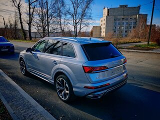 2020 Audi Q7 45 TDI II (4M) Рестайлинг, серебристый, 7099999 рублей, вид 5