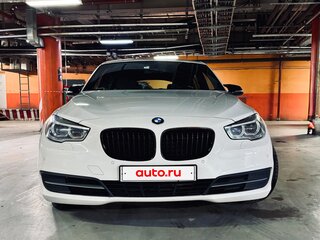 2013 BMW 5 серии Gran Turismo 535i xDrive VI (F10/F11/F07) Рестайлинг, белый, 2900000 рублей, вид 3