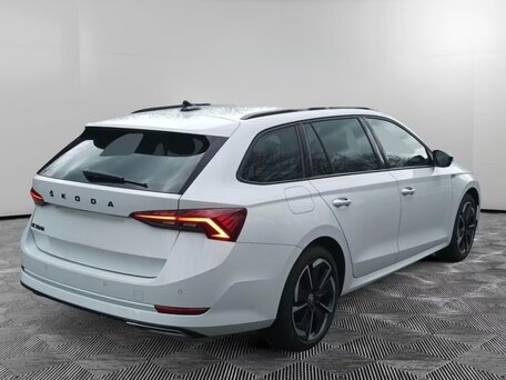 2023 Skoda Octavia IV (A8), белый, 2750000 рублей, вид 3
