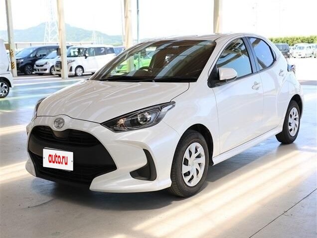 Открыть фотографии: Toyota Yaris IV
