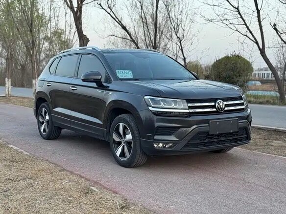 2022 Volkswagen Tharu I, серый