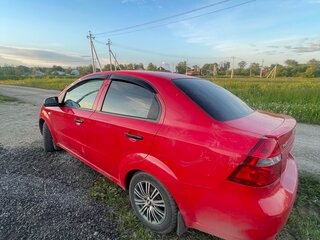 2010 Chevrolet Aveo I Рестайлинг, красный, 330000 рублей, вид 3