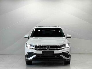 2022 Volkswagen Tiguan II Рестайлинг, белый, 2650000 рублей, вид 2