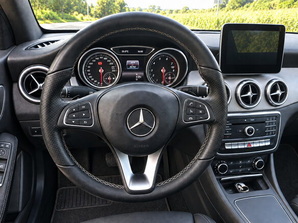 2019 Mercedes-Benz CLA 200 I (C117, X117) Рестайлинг, розовый, 1760000 рублей - вид 14