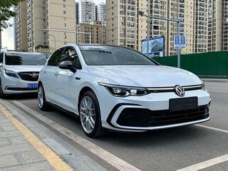 2021 Volkswagen Golf VIII, белый, 2080000 рублей, вид 3