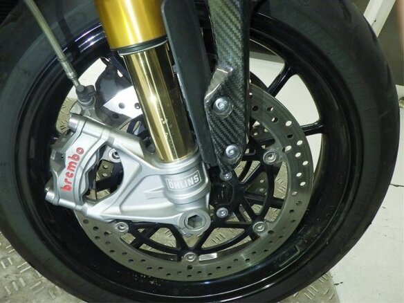 2021 Triumph Speed Triple, чёрный, 1200000 рублей - вид 9