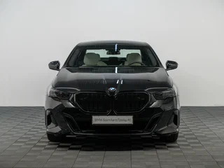 2026 BMW 5 серии 540d xDrive VIII (G60/G61/G68), чёрный, 14150000 рублей, вид 5