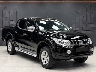 2018 Mitsubishi L200 V, чёрный, 1899000 рублей, вид 3