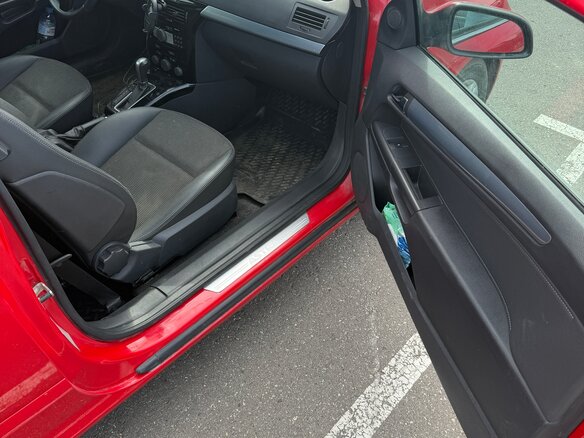 2008 Opel Astra GTC H Рестайлинг, красный, 510000 рублей - вид 13