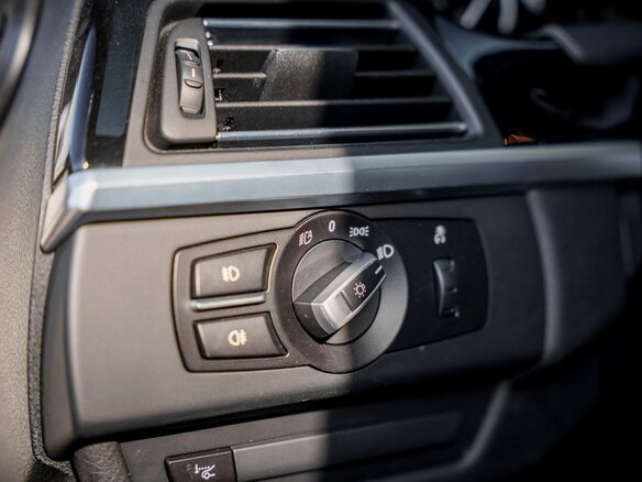 2015 BMW 6 серии 640i xDrive III (F06/F13/F12) Рестайлинг, белый - вид 29