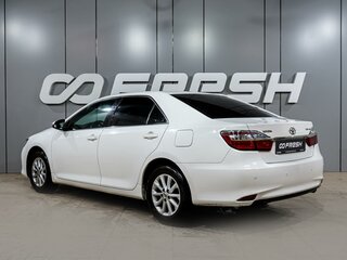 2015 Toyota Camry VII (XV50) Рестайлинг, белый, 1749000 рублей, вид 2
