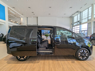 2026 Hyundai Staria I, чёрный, 10900000 рублей, вид 5