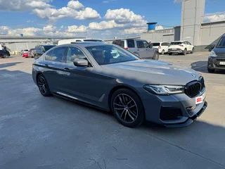 2021 BMW 5 серии 520i VII (G30/G31/G38) Рестайлинг, серый, 3000000 рублей, вид 2