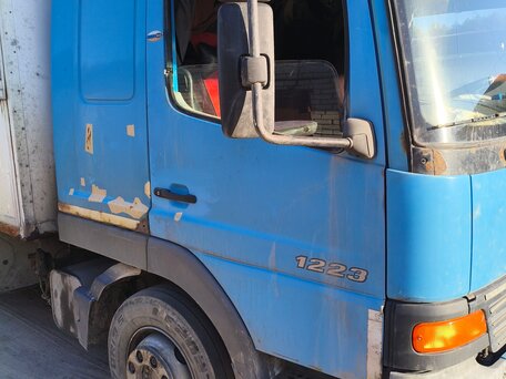 2002 Mercedes-Benz Atego, голубой, 1200000 рублей, вид 2
