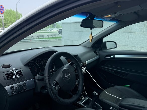 2008 Opel Astra H Рестайлинг, белый, 500000 рублей - вид 5