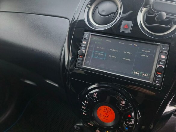 2017 Nissan Note e-Power II Рестайлинг, белый, 1200000 рублей - вид 11