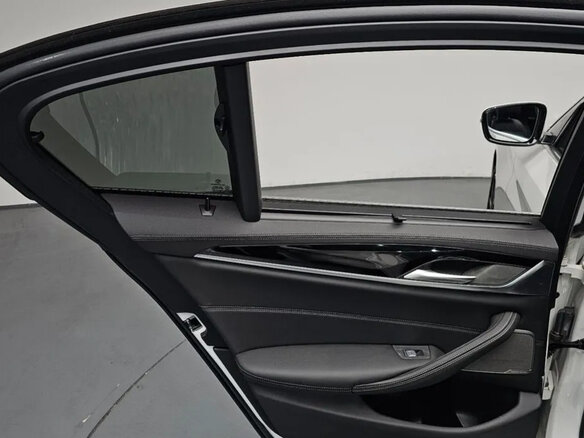 2022 BMW 5 серии 530i xDrive VII (G30/G31/G38) Рестайлинг, белый - вид 12