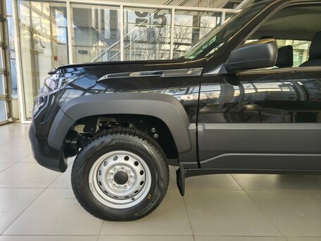 2026 Lada (ВАЗ) Niva Travel I Рестайлинг, чёрный, 1419000 рублей, вид 3