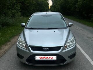 2010 Ford Focus II Рестайлинг, серебристый, 600000 рублей, вид 3