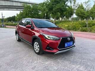 2022 Toyota Yaris L X XP150 Рестайлинг, пурпурный, 945000 рублей, вид 3
