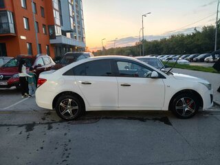 2014 Chevrolet Cruze I Рестайлинг, белый, 650000 рублей, вид 2