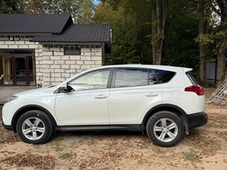 2013 Toyota RAV4 IV (XA40), белый, 2050000 рублей, вид 2