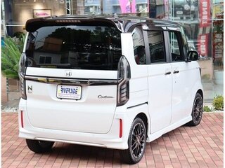 2022 Honda N-BOX II Рестайлинг, белый, 800000 рублей, вид 4