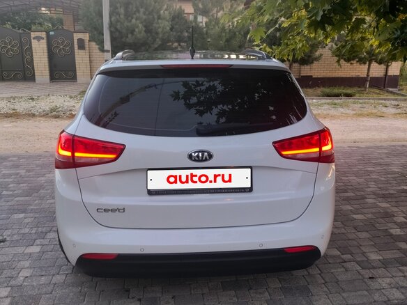 2016 Kia Ceed II Рестайлинг, белый, 1700000 рублей - вид 4