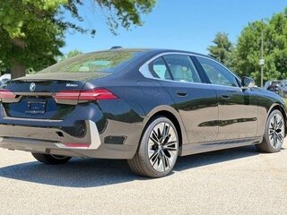 2026 BMW 5 серии 530i xDrive VIII (G60/G61/G68), чёрный, 10536464 рублей, вид 3