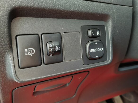2008 Toyota Corolla AMT X (E140, E150), красный - вид 17