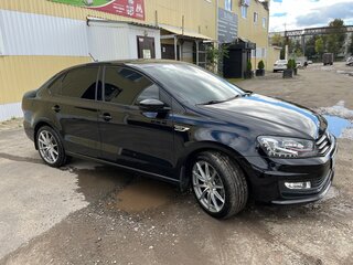 2018 Volkswagen Polo V Рестайлинг, чёрный, 1499999 рублей, вид 2