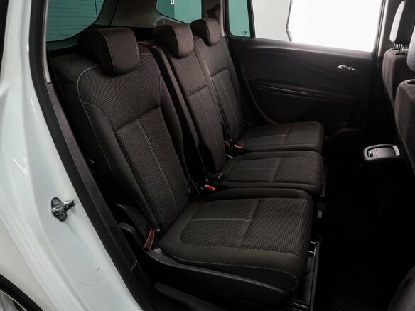 2017 Opel Zafira C Рестайлинг, белый, 1364000 рублей - вид 6