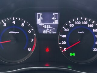2015 Hyundai Solaris I Рестайлинг, белый, 450000 рублей, вид 5