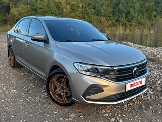 2021 Volkswagen Polo VI, бежевый, 1748500 рублей, вид 3