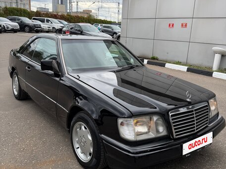 1995 Mercedes-Benz E-Класс 200 I (W124), чёрный, 1100000 рублей, вид 3