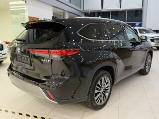 2026 Toyota Highlander IV (XU70), чёрный, 5800000 рублей, вид 4
