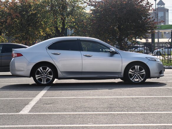 2011 Honda Accord VIII Рестайлинг, серебристый, 899000 рублей - вид 3