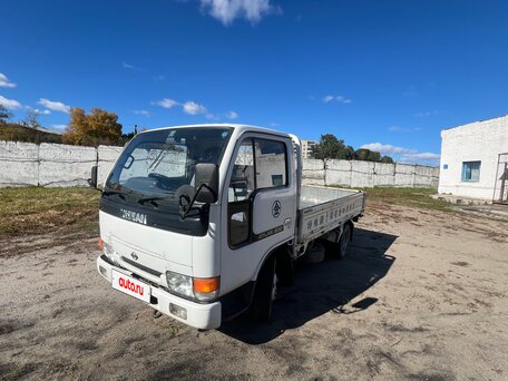 1993 Nissan Atlas, белый, 1000000 рублей, вид 1