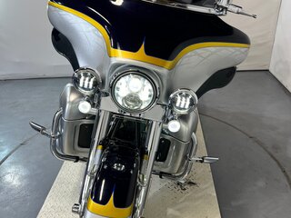 2012 Harley-Davidson Electra Glide, серебристый, 980000 рублей, вид 4