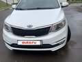 2015 Kia Rio III Рестайлинг, белый, 900000 рублей