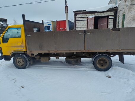 1993 Toyota Dyna, жёлтый, 650000 рублей, вид 4